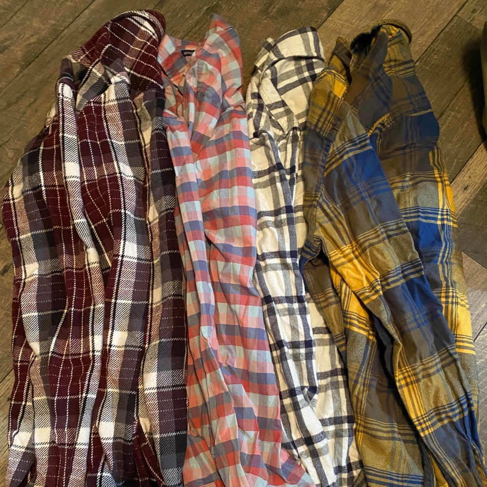 American Eagle Flannel and Dress Shirt Lot men’s small.